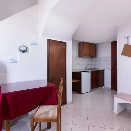 Mandilaria Guest house