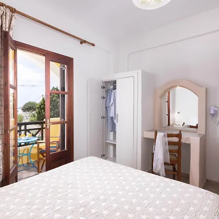 Mandilaria Guest house 2*